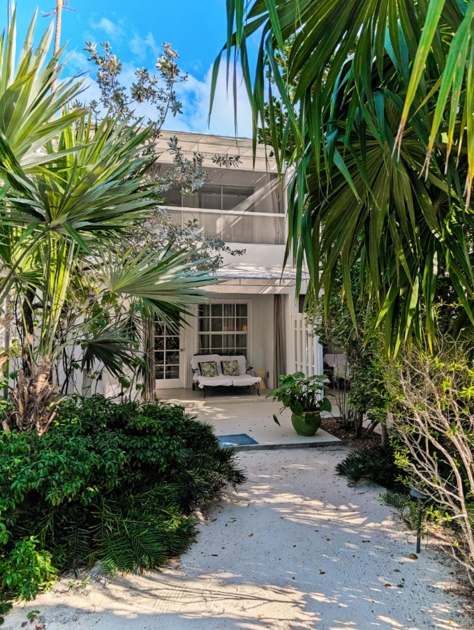 Exterior of Casa Morada Resort on Islamorada Florida Keys 3